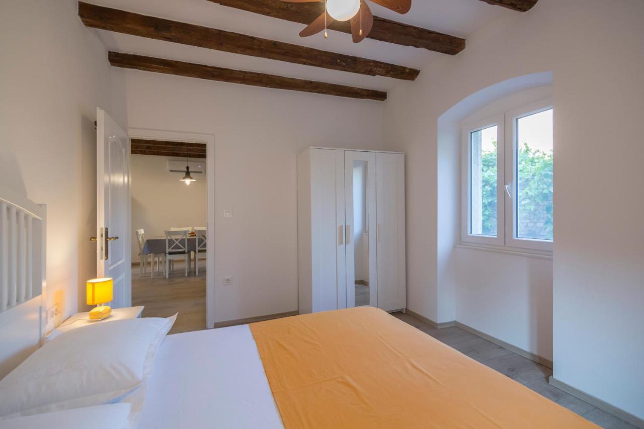 Apartments Bepi Komiža Kültér fotó