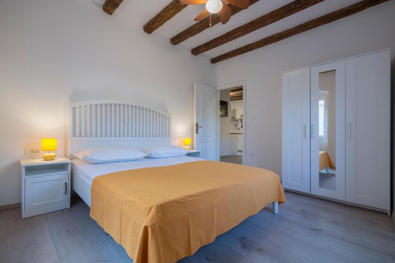 Apartments Bepi Komiža Kültér fotó